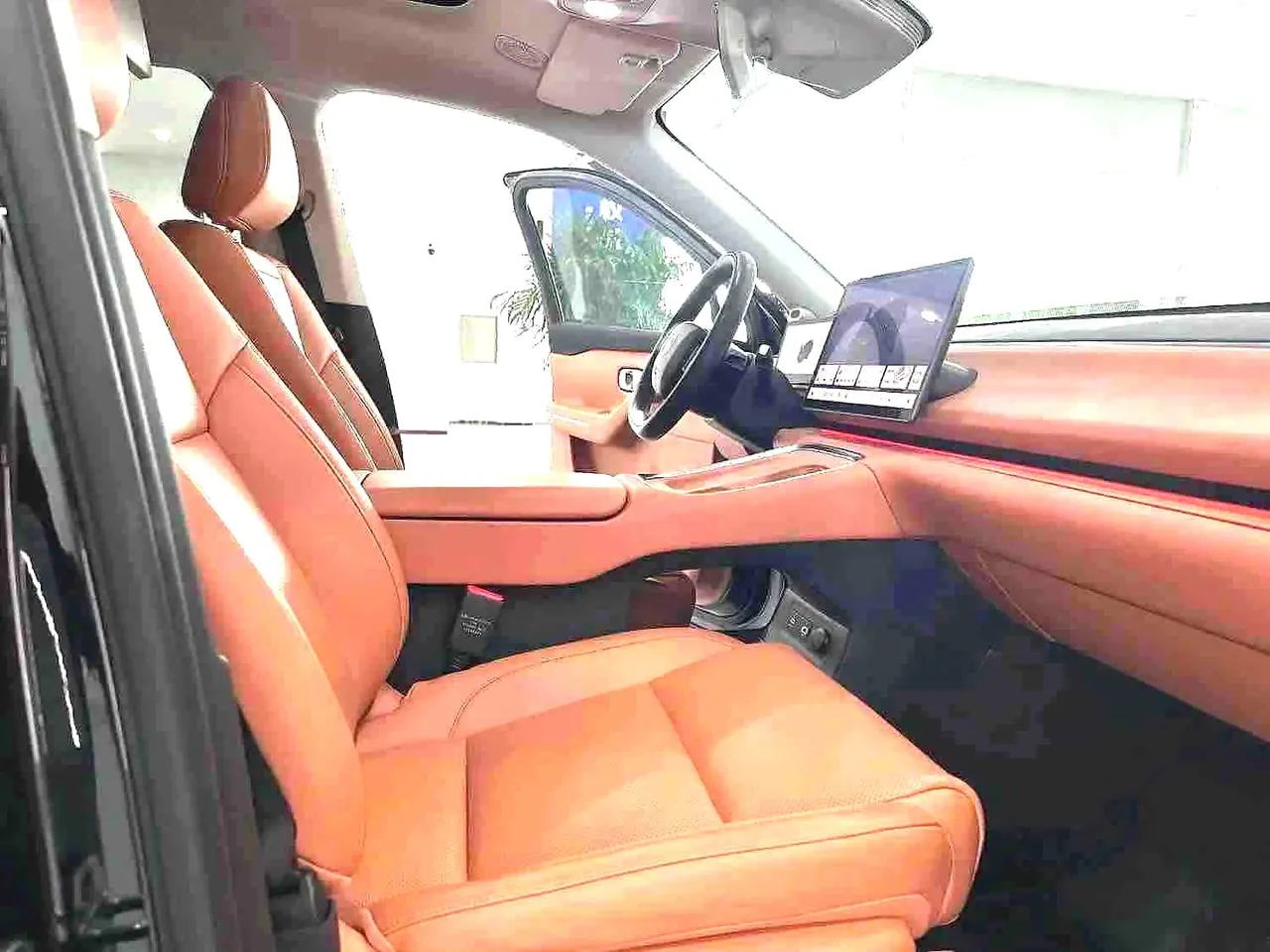 Leapmotor 2026 C 16 280 Laser Radar Zhizun Edition 6-seat Automatic Gear 4