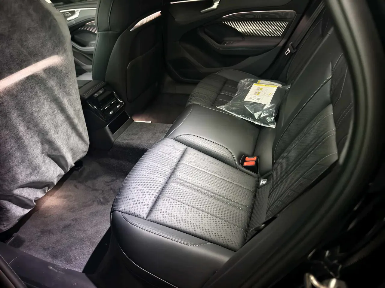 Audi 2026 A6L 2.0T Enjoy Elegant Automatic Gear 3