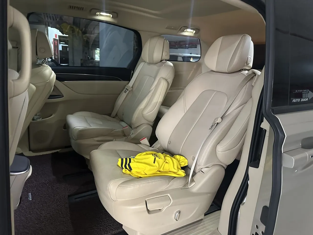 Buick 2022 GL8 ES Lu Zun 48V 2.0T 653T Comfortable Automatic Gear 6