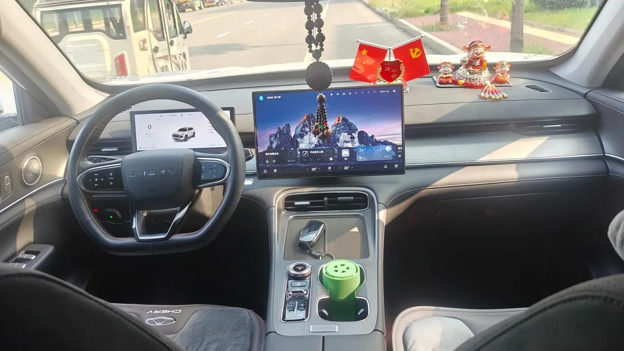 Chery 2025 Tiggo 8 PLUS 1.6TGDI 290TGDI Luxury Automatic Gear 3