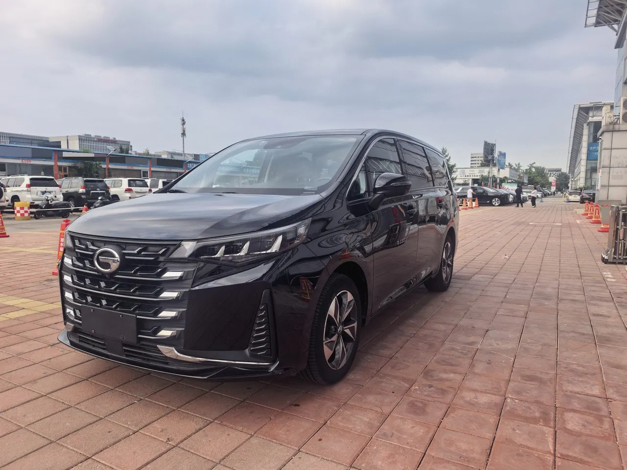 Open image lightbox: Chuanqi 2021 M6 1.5T 270T Honorable Edition 7-seat Automatic Gear