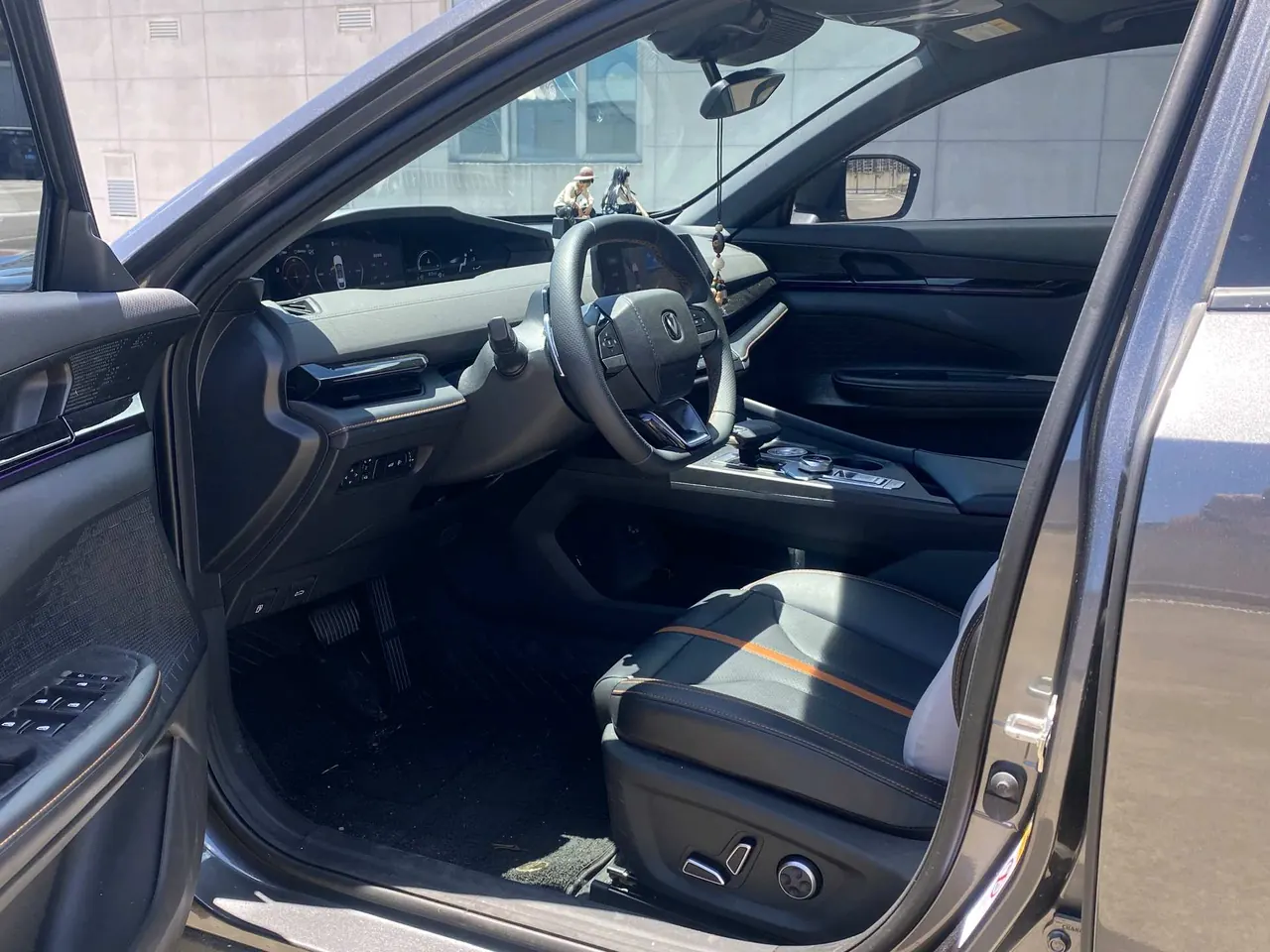 ChangAn 2024 UNI-V 1.5T exclusive automatic gear 4