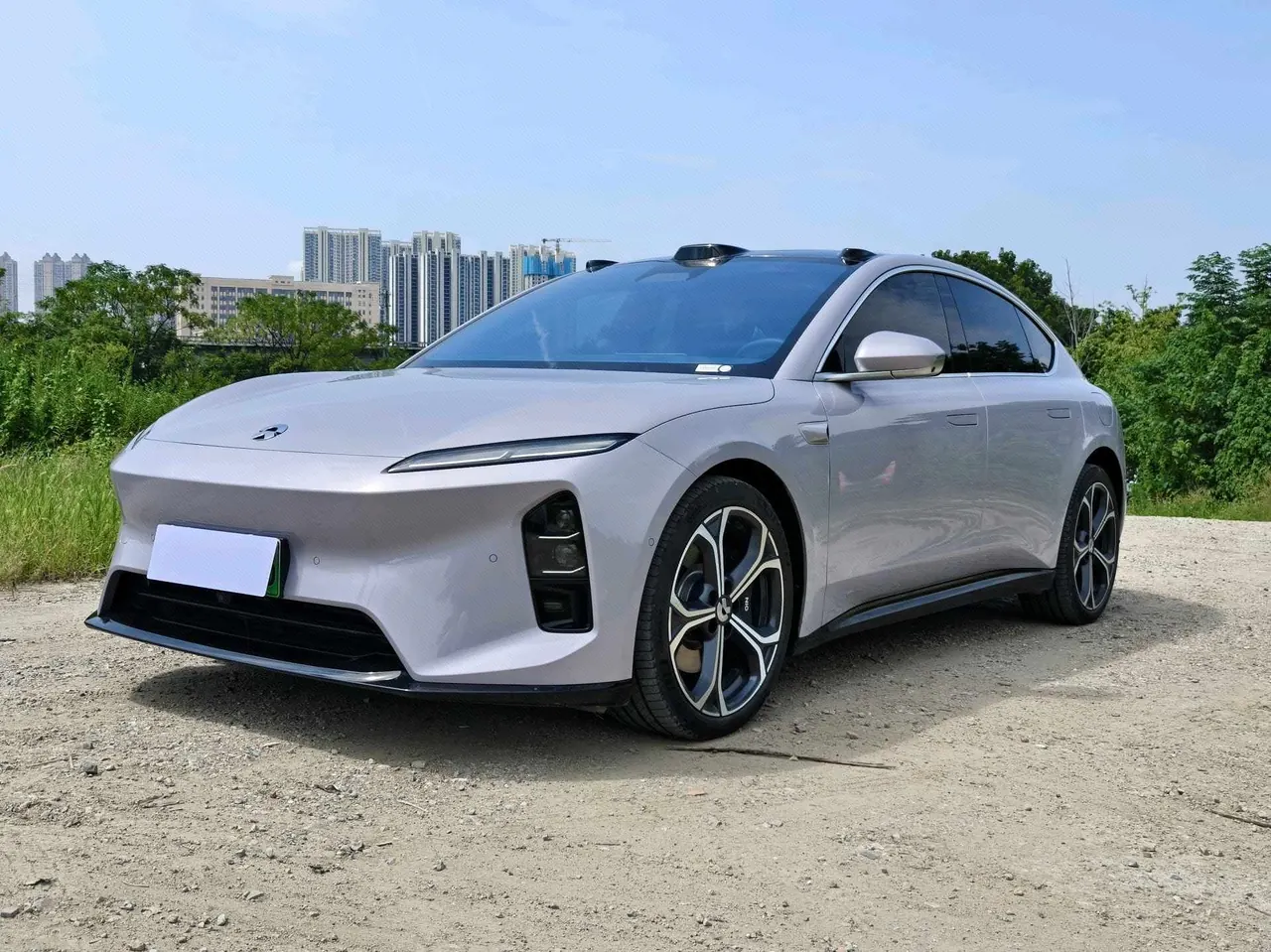 Open image lightbox: NIO 2025 ET 5 100kWh automatic gear