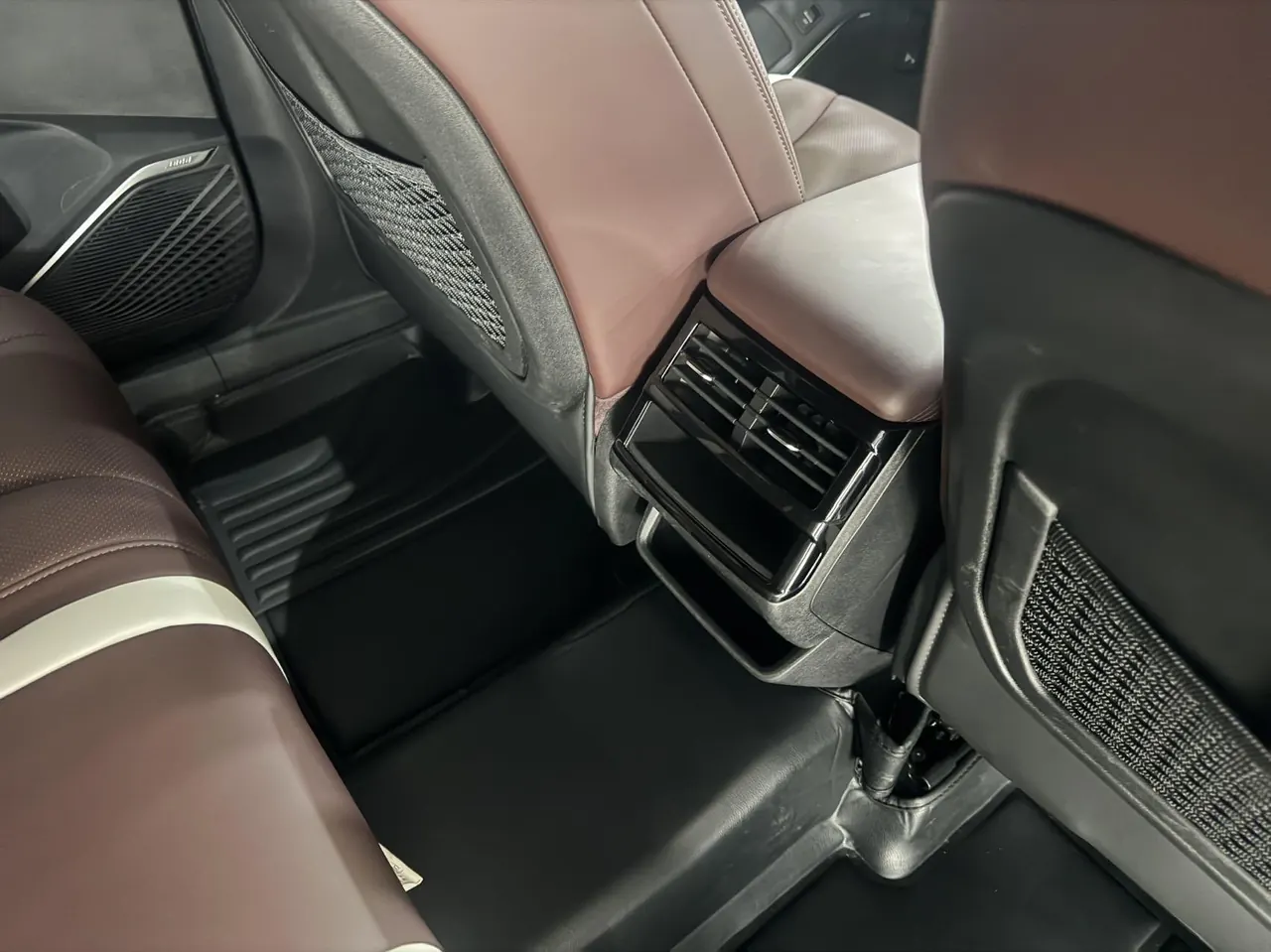 Geely 2021 XingyueL (Monjaro) 2.0TD EVO Two-Drive Flagship Automatic Gear 11
