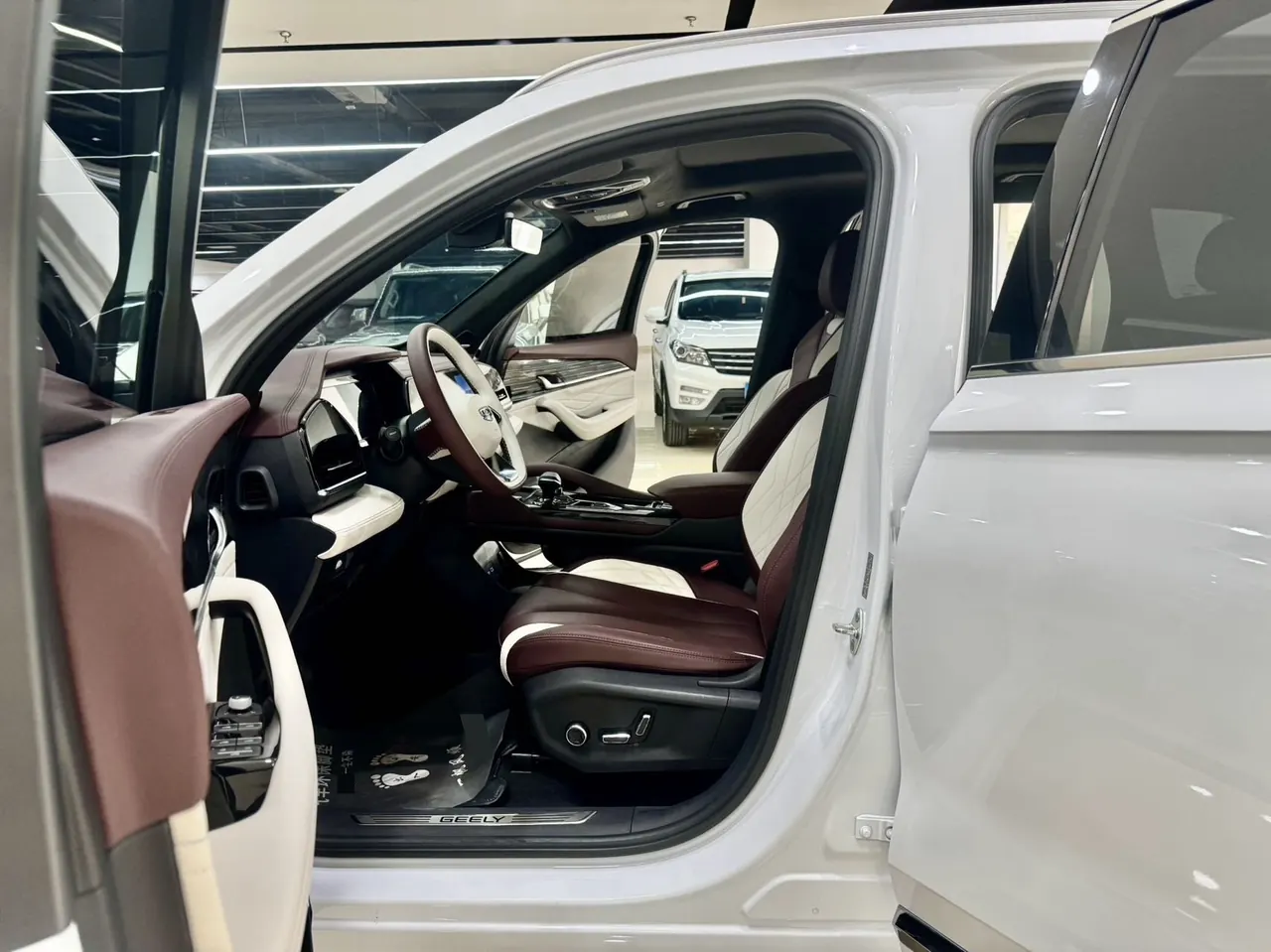 Geely 2021 XingyueL (Monjaro) 2.0TD EVO Two-Drive Flagship Automatic Gear 4