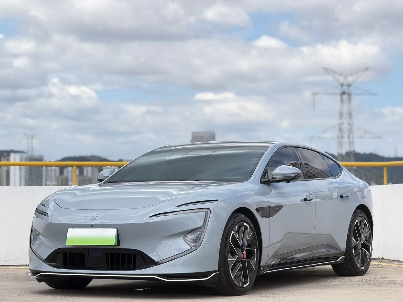 Open image lightbox: Avatr 2023 Avatr 12 650 Three Laser Four-wheel Drive Performance Edition Automatic Gear
