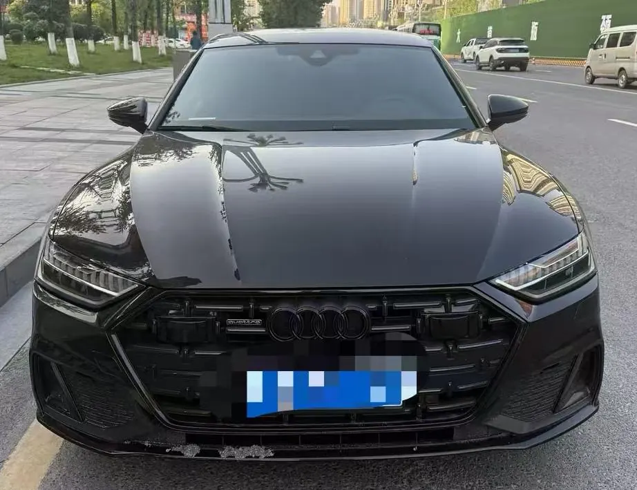 Audi 2022 A7L 2.0TFSI 45TFSI Quattro S-line Black Samurai Edition Automatic Gear 2