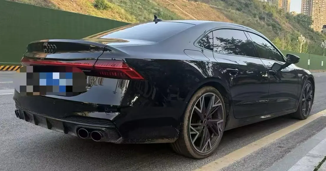 Audi 2022 A7L 2.0TFSI 45TFSI Quattro S-line Black Samurai Edition Automatic Gear 5