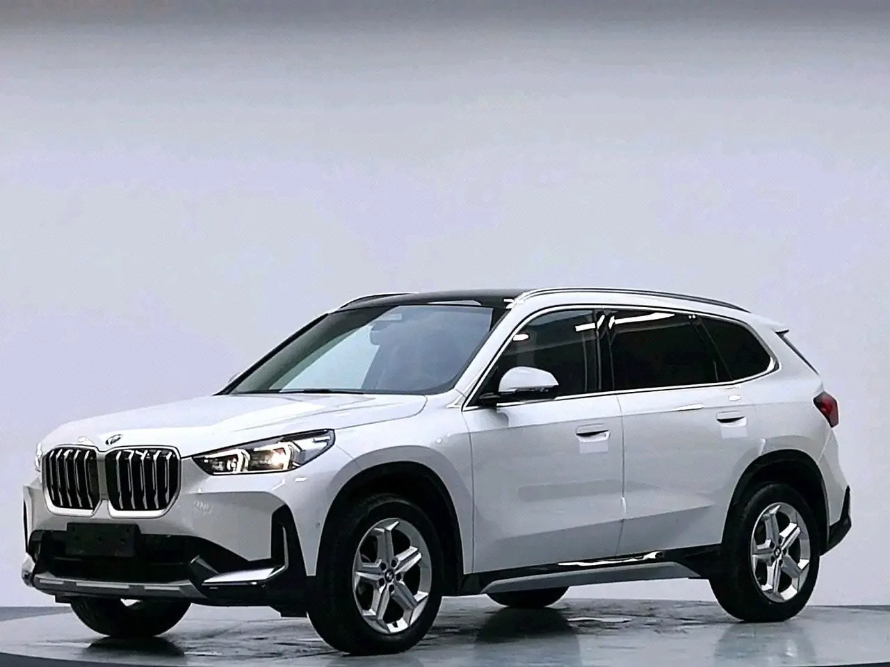 Open image lightbox: BMW 2024 X1 sDrive20Li 1.5T X design set automatic gear