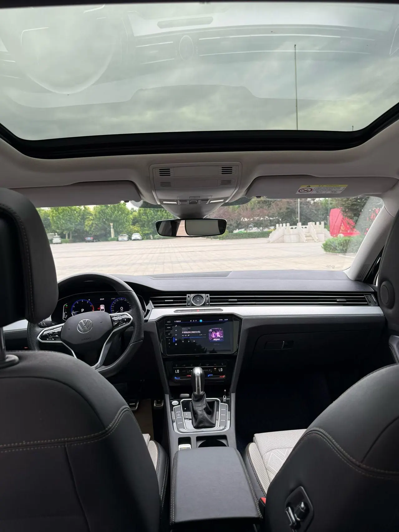 Volkswagen 2023 Magotan 2.0TSI 330TSI 2 million Commemorative Luxury Automatic Gear 4
