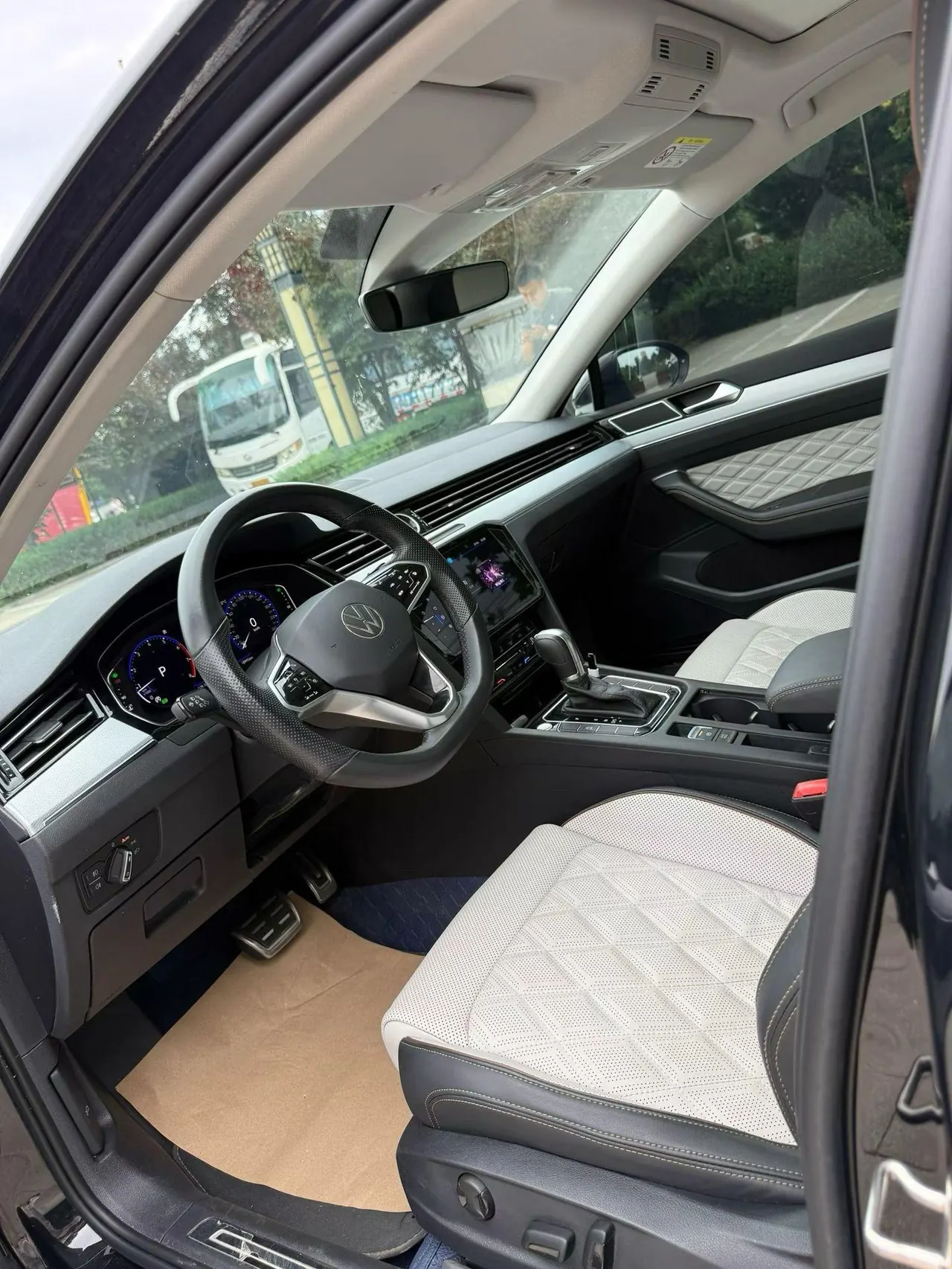 Volkswagen 2023 Magotan 2.0TSI 330TSI 2 million Commemorative Luxury Automatic Gear 5