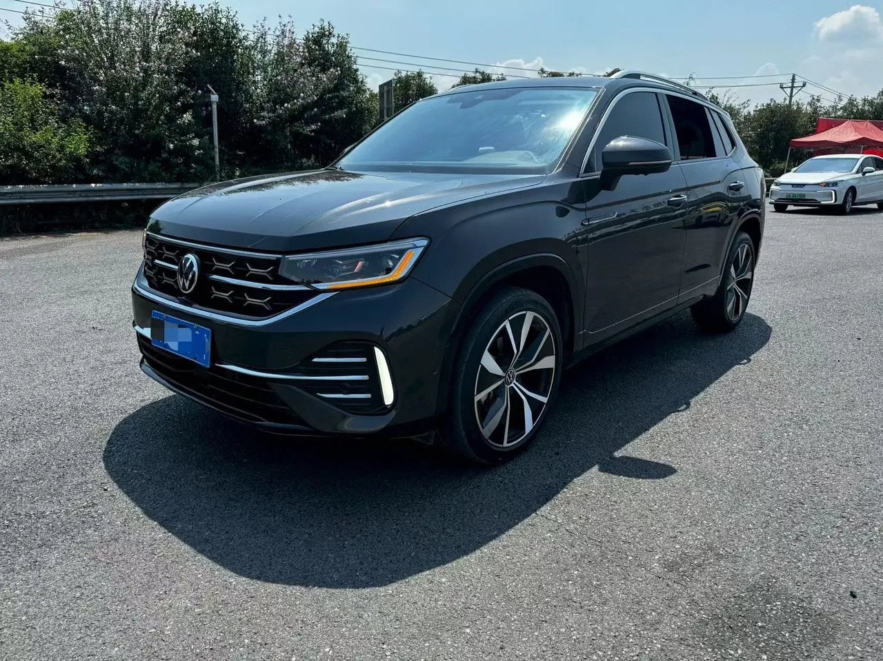 打开图片灯箱:Volkswagen 2023 Tanyue 2.0TSI 380TSI four-wheel drive R-Line high-energy version of automatic gear