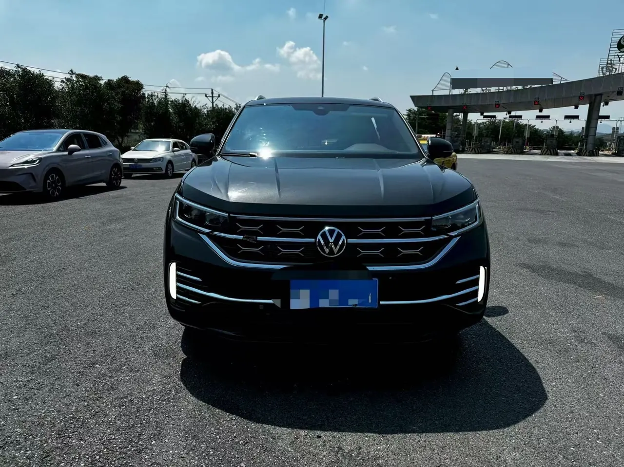 Volkswagen 2023 Tanyue 2.0TSI 380TSI four-wheel drive R-Line high-energy version of automatic gear 3
