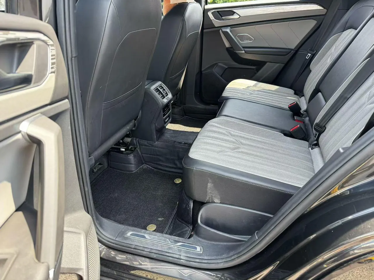 Volkswagen 2023 Tanyue 2.0TSI 380TSI four-wheel drive R-Line high-energy version of automatic gear 6