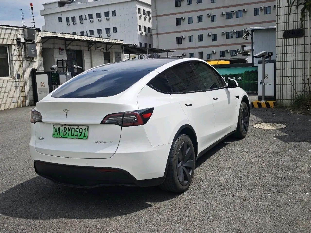 Tesla 2022 Model Y rear-wheel drive version automatic transmission 4