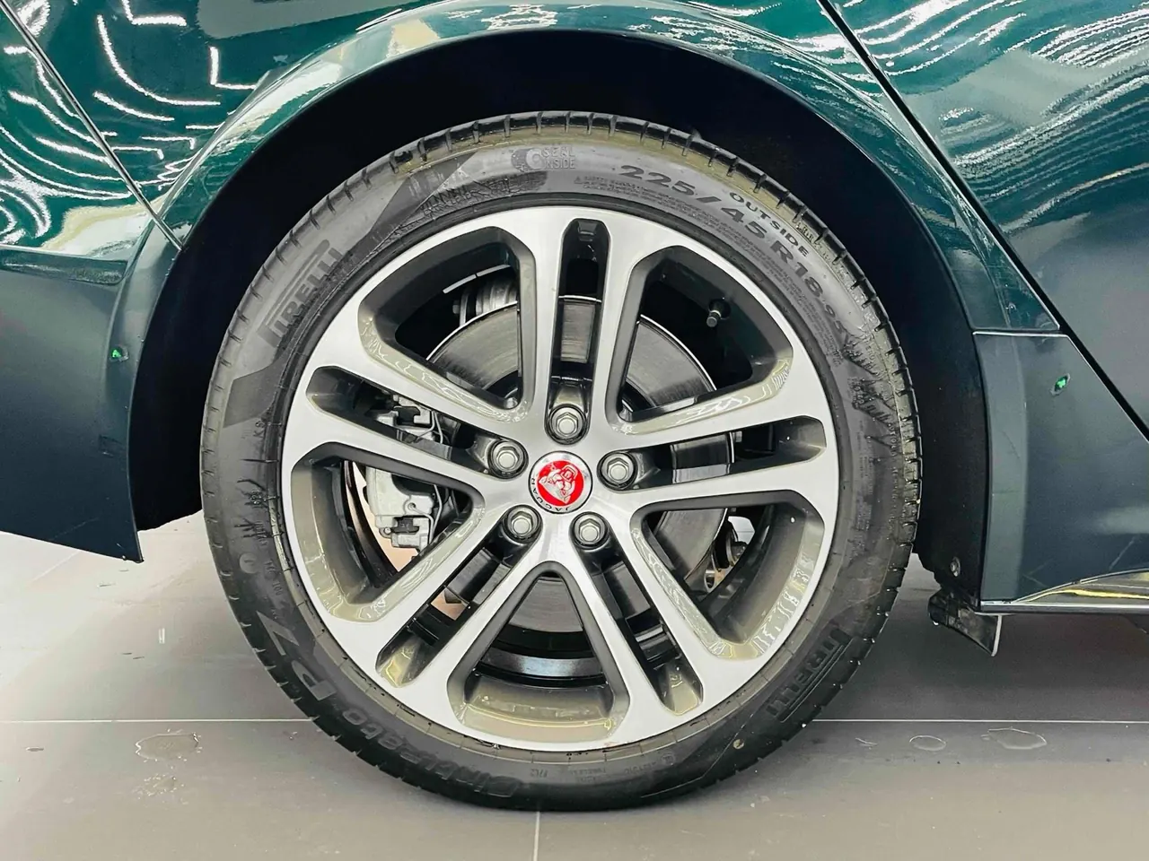 Jaguar 2023 XEL 2.0T 250PS R-DYNAMIC S Enterprising Sports Edition Automatic Gear 5