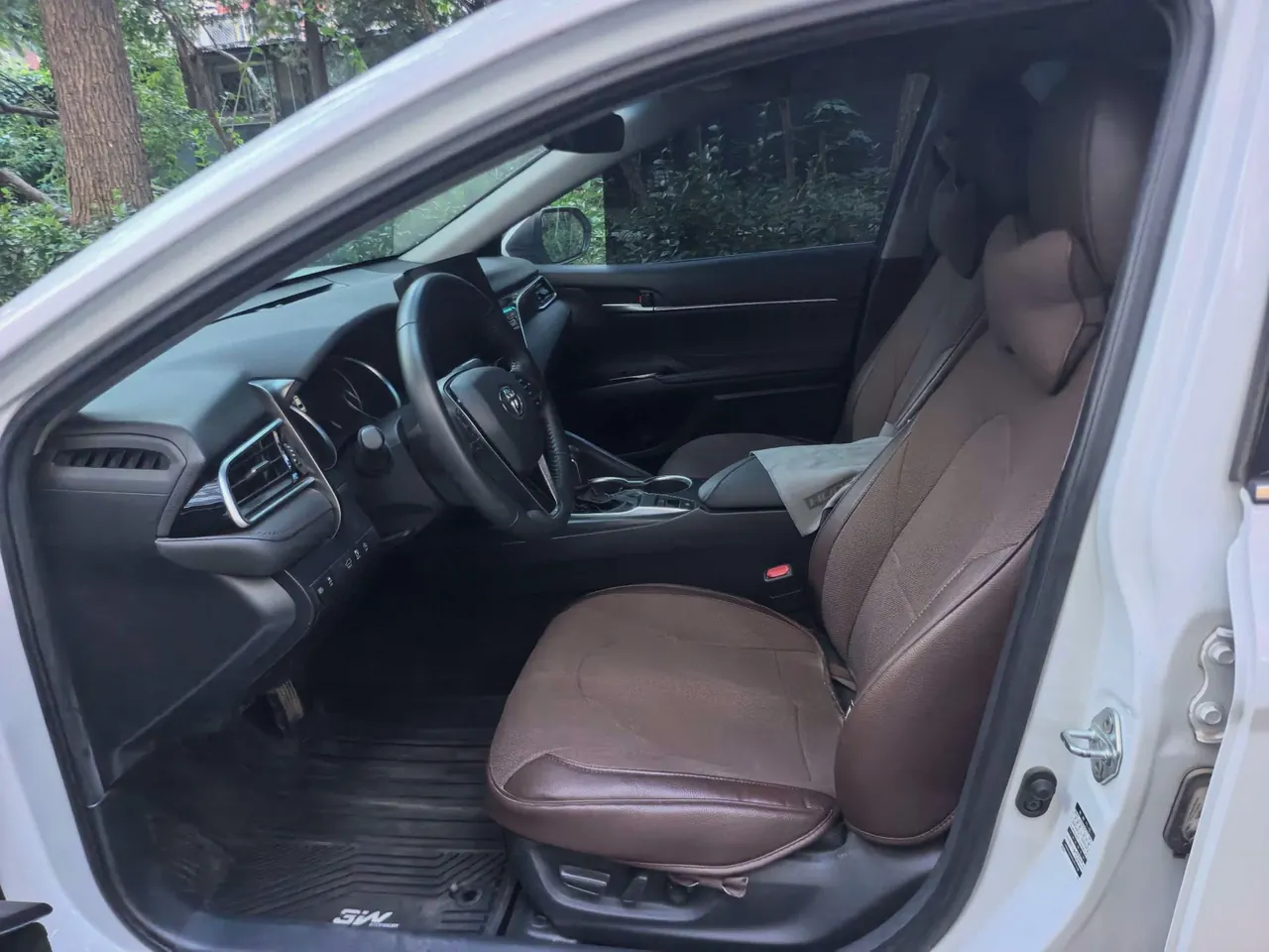 Toyota 2021 Camry 2.0G Stepless Deluxe Edition Automatic Gear 2