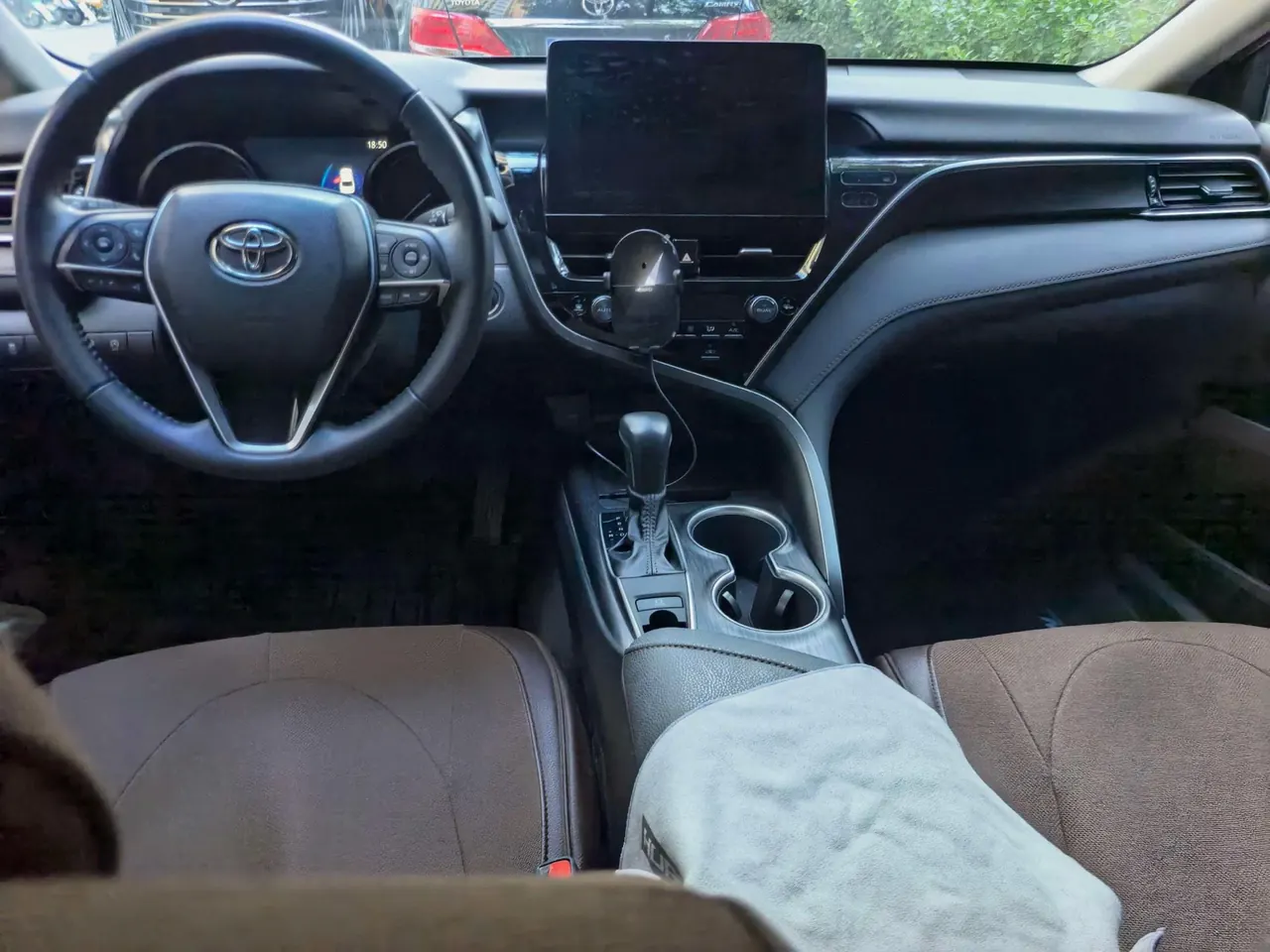 Toyota 2021 Camry 2.0G Stepless Deluxe Edition Automatic Gear 4