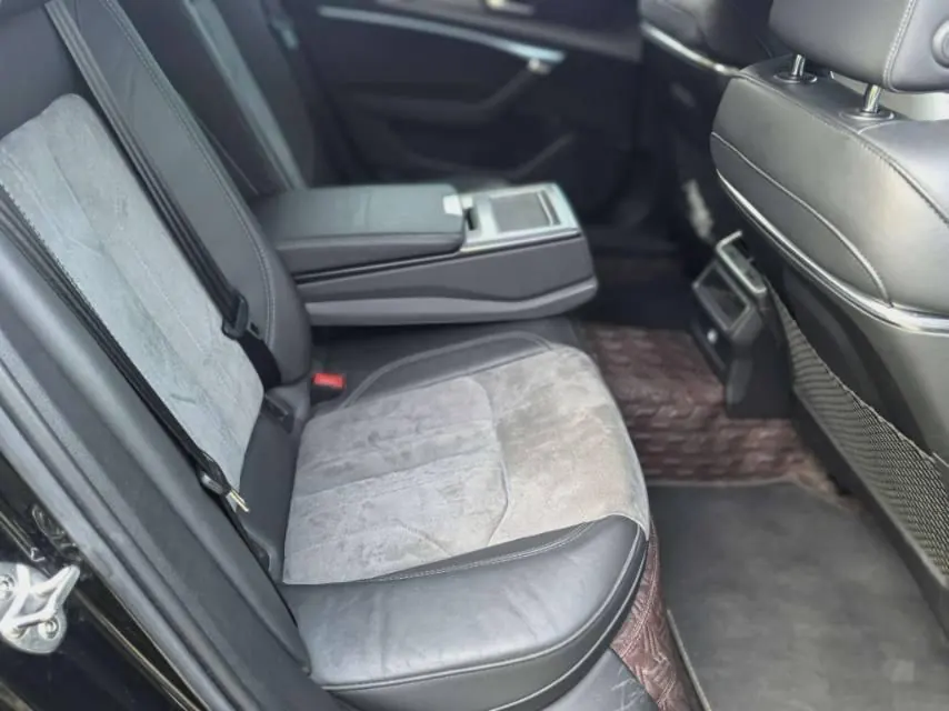 Audi 2021 A6L 2.0TFSI 40TFSI Deluxe Dynamic Automatic 5