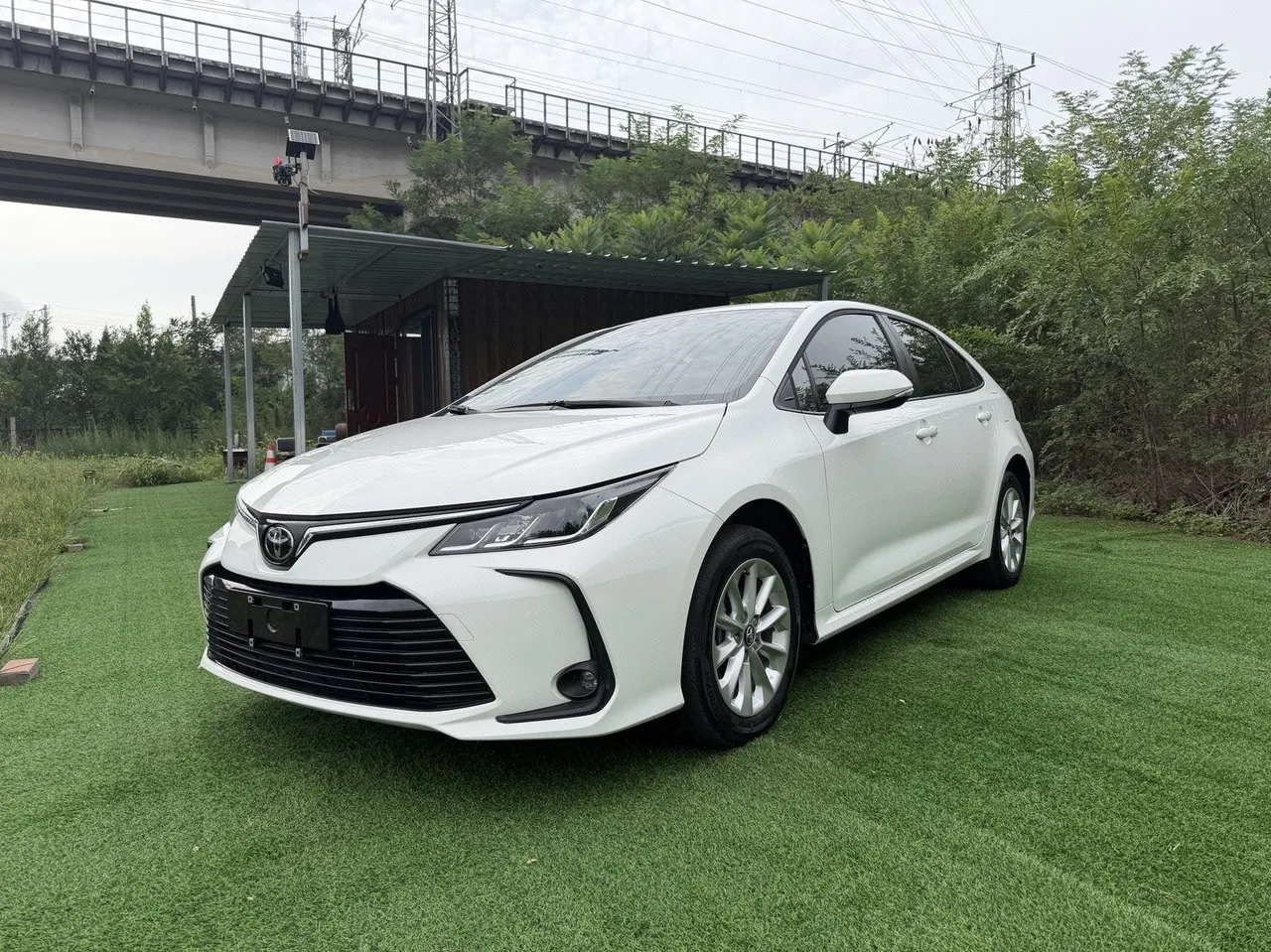 Open image lightbox: Toyota 2023 corolla 1.2T stepless elite version of automatic gear