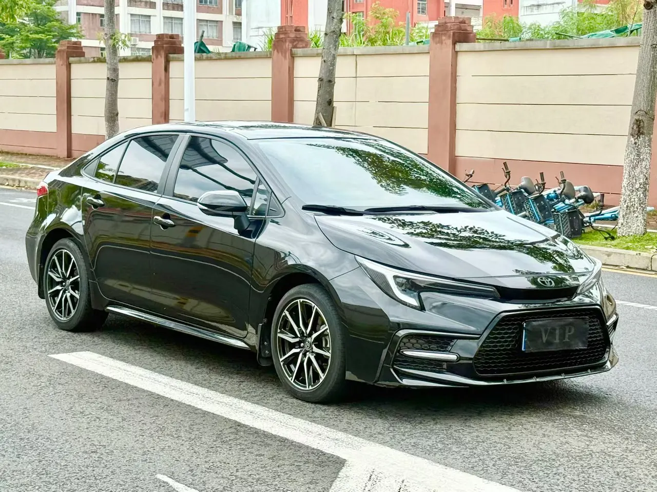 Toyota 2024 Lei Ling 1.2T Stepless 185T Sports Edition Automatic Gear 3