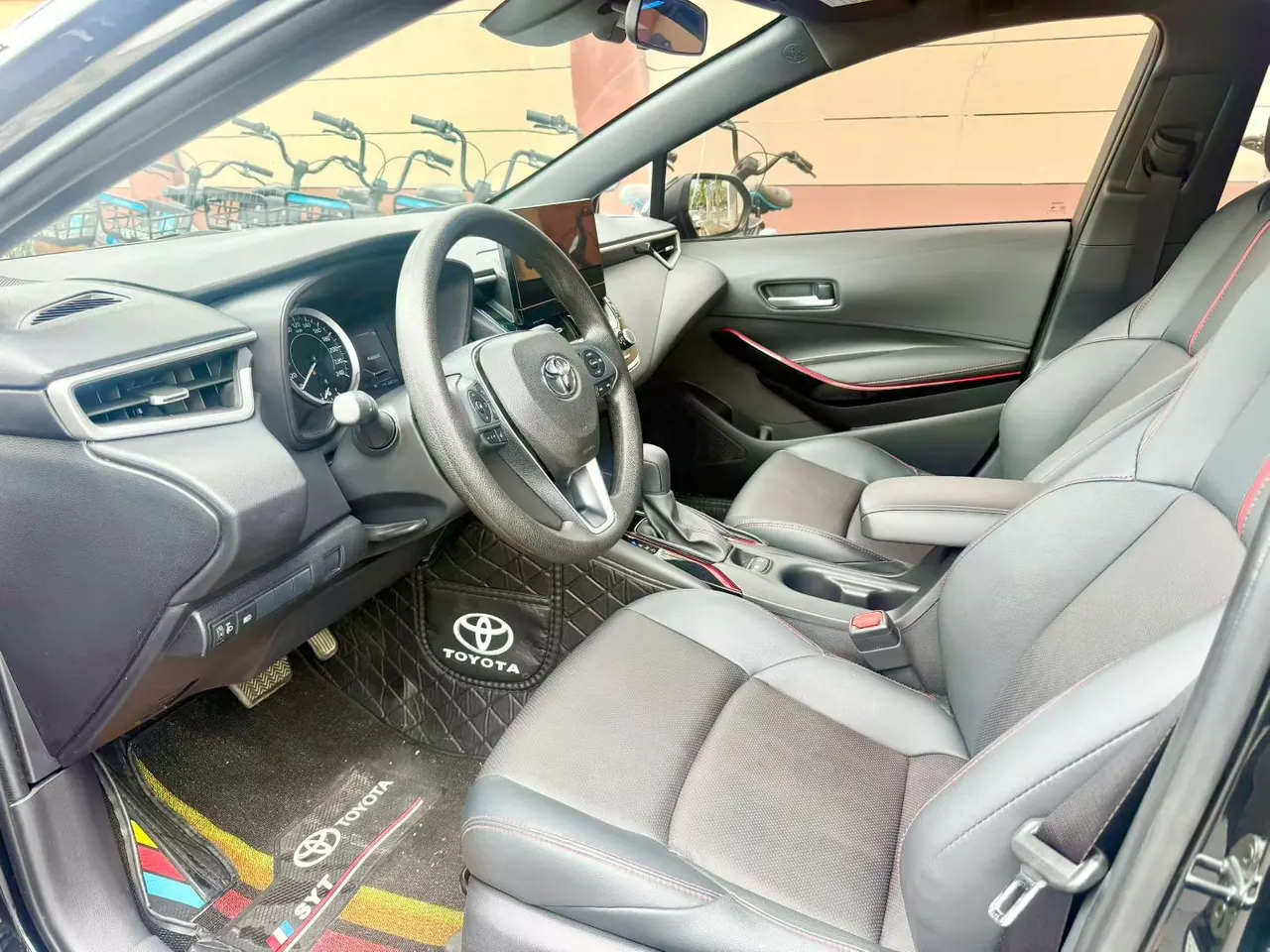 Toyota 2024 Lei Ling 1.2T Stepless 185T Sports Edition Automatic Gear 4