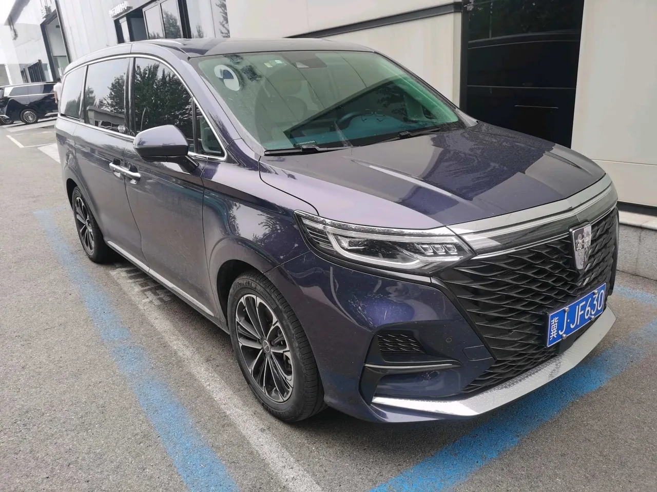 Roewe 2022 iMAX8 2.0TGI 400TGI Honorable Edition Automatic Gear 2