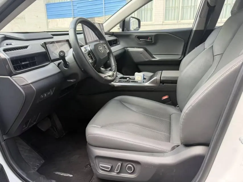 Toyota 2026 Weilanda Dual Engine 2.5 Stepless Intelligent Electric Hybrid Four-wheel Drive MAX Automatic Transmission 4
