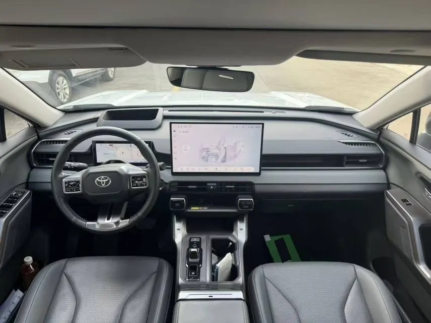 Toyota 2026 Weilanda Dual Engine 2.5 Stepless Intelligent Electric Hybrid Four-wheel Drive MAX Automatic Transmission 5