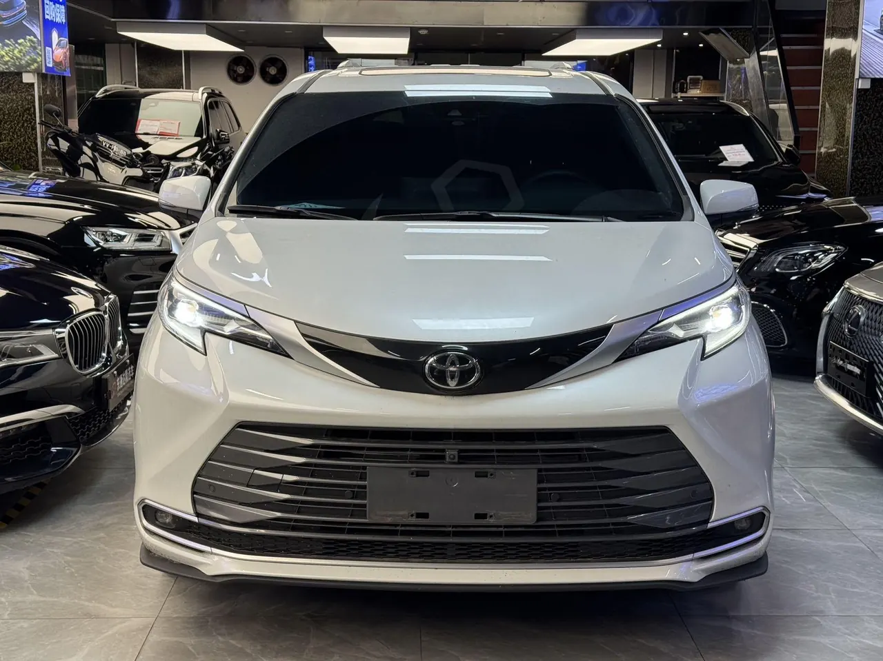Toyota 2026 Sana 2.5 Stepless Four-wheel Drive Premium Edition Automatic Transmission 2