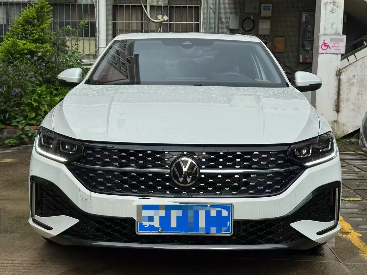 Volkswagen 2024 LaVida 1.5 Star 5 Million Edition Automatic Gear 2