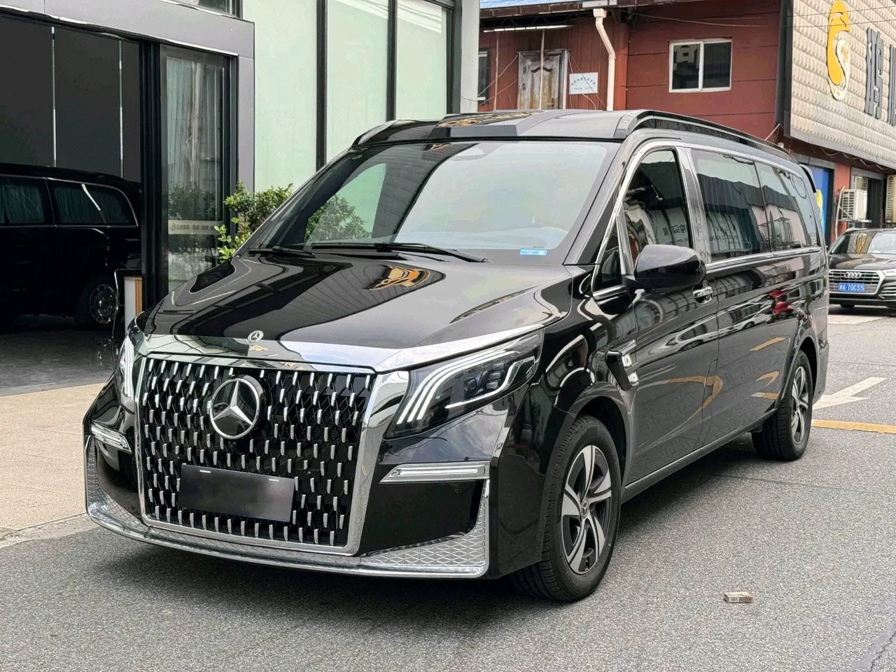 Open image lightbox: Mercedes Benz 2024 Vito 2.0T Elite Edition 7-seat Automatic Gear