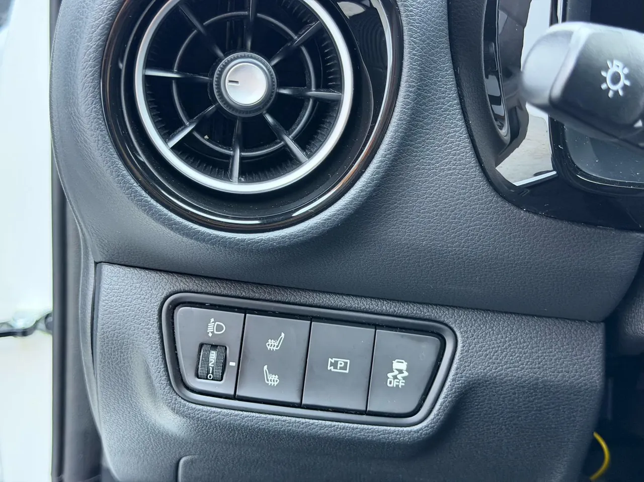 Kia 2023 K3 1.5 Stepless Deluxe Edition Automatic Gear 6