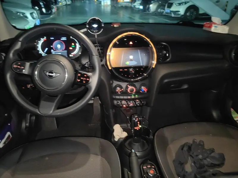 MINI Mini 5-Door (Imported) 2023 Mini One 1.5T Automatic Gear 4