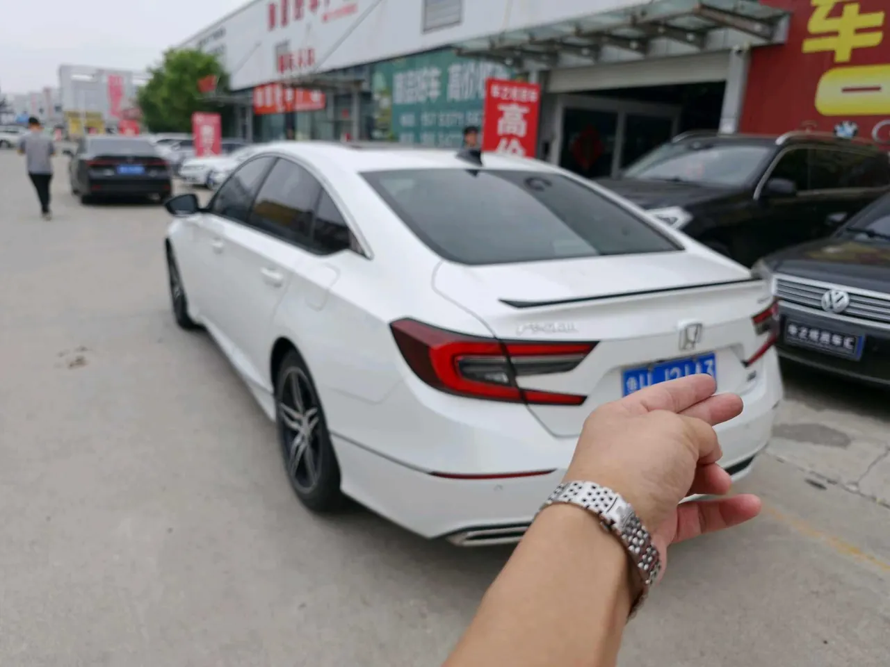 Honda 2022 10th Generation Accord 1.5T Stepless 260TURBO Magic Night Premium Edition Automatic Gear 3