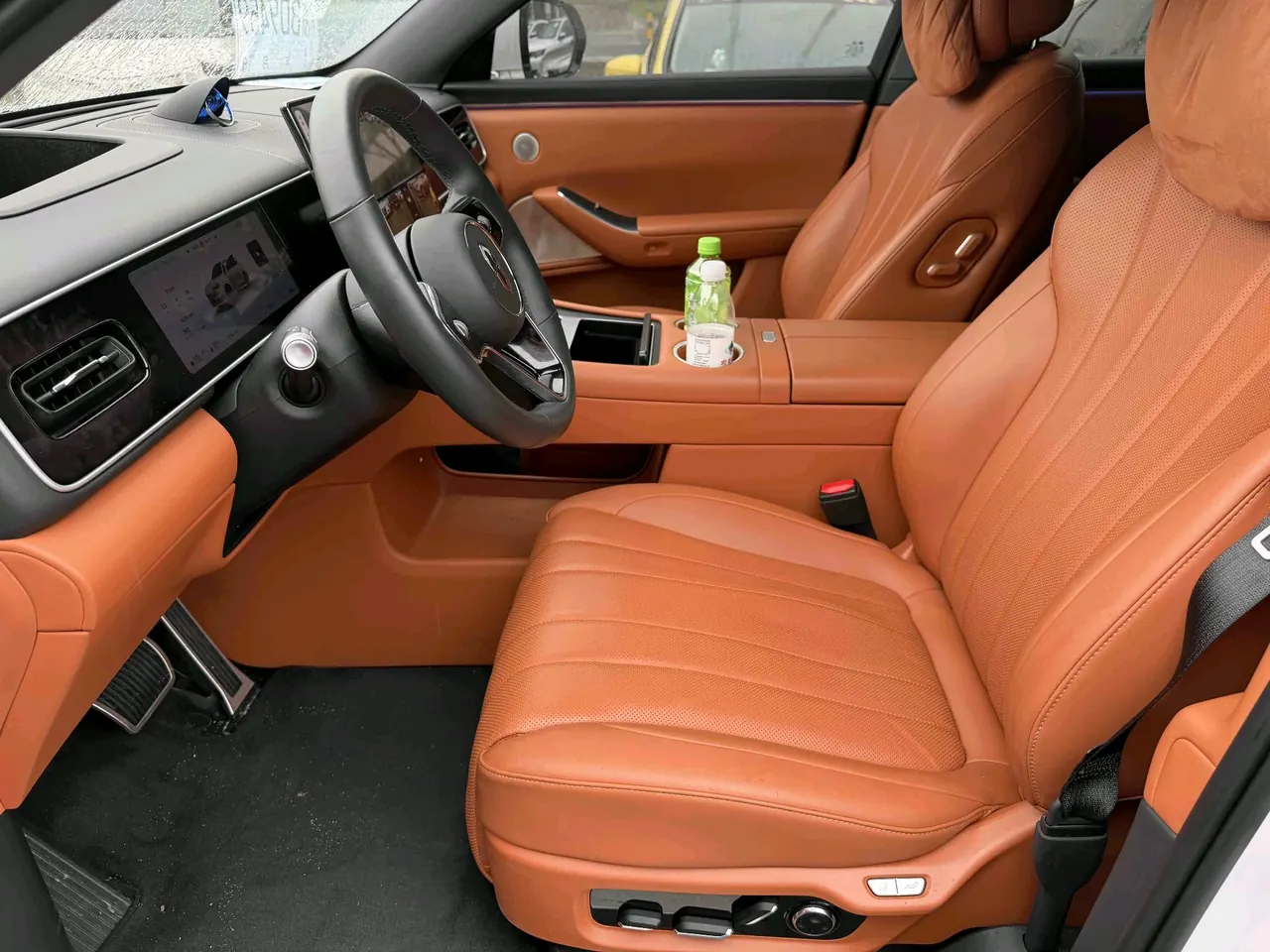 AITO 2026 AITO M7 extended range Ultra 4-wheel drive version 6 seats (192-line laser Radar) automatic gear 2