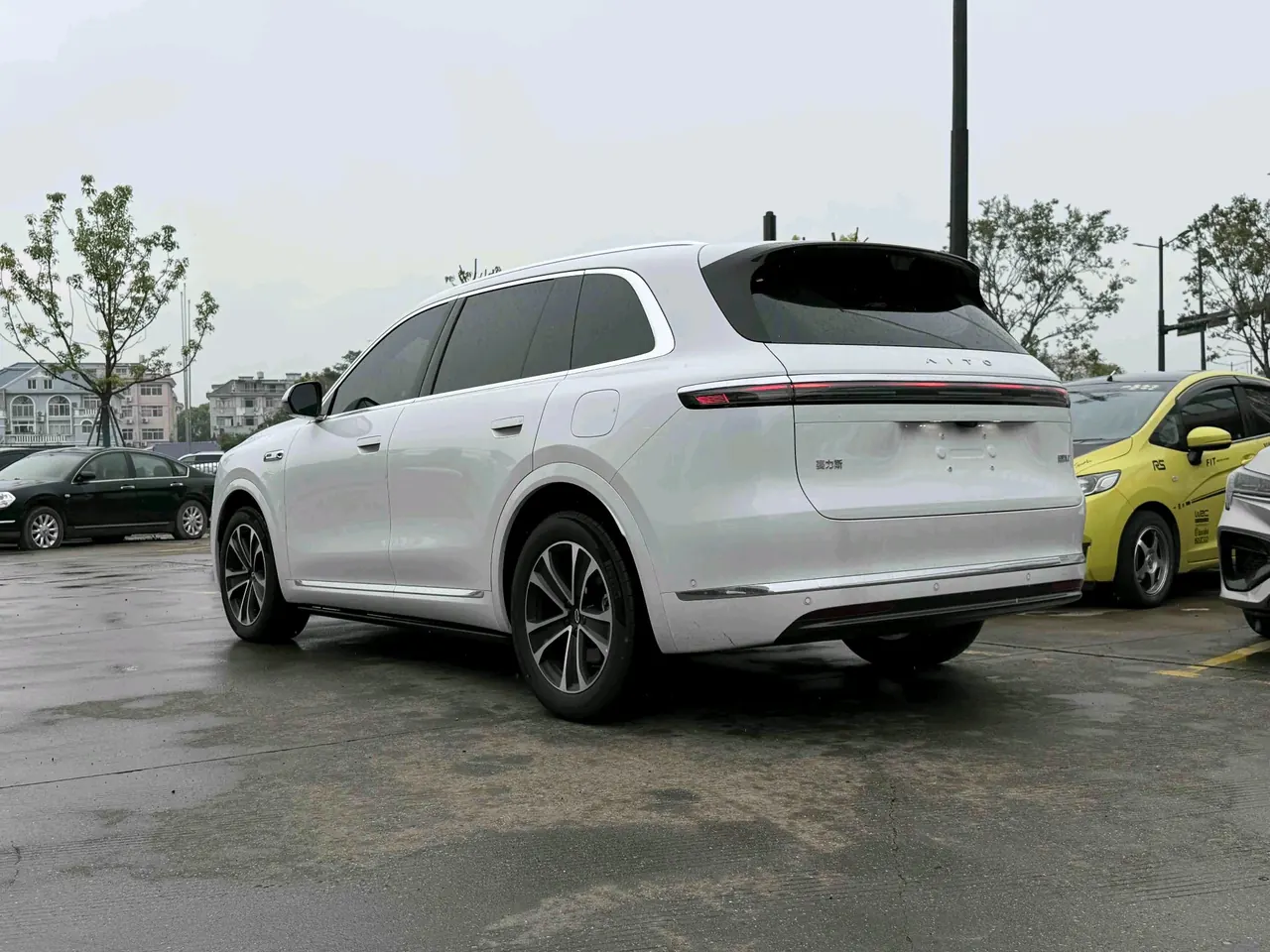 AITO 2026 AITO M7 extended range Ultra 4-wheel drive version 6 seats (192-line laser Radar) automatic gear 5
