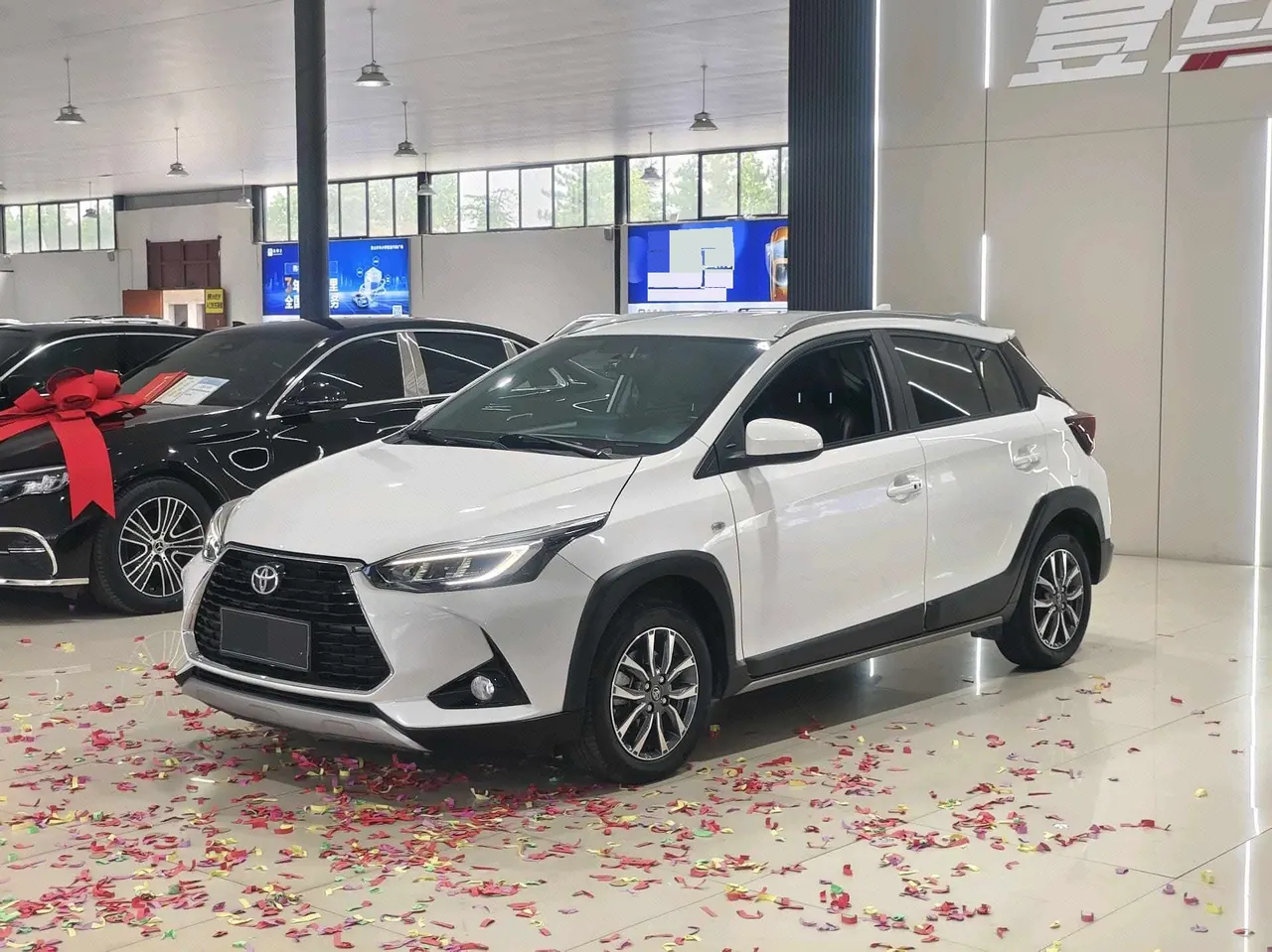 打开图片灯箱:Toyota yaris 2022 YARiS L to dazzle X 1.5 stepless luxury PLUS version of automatic gear