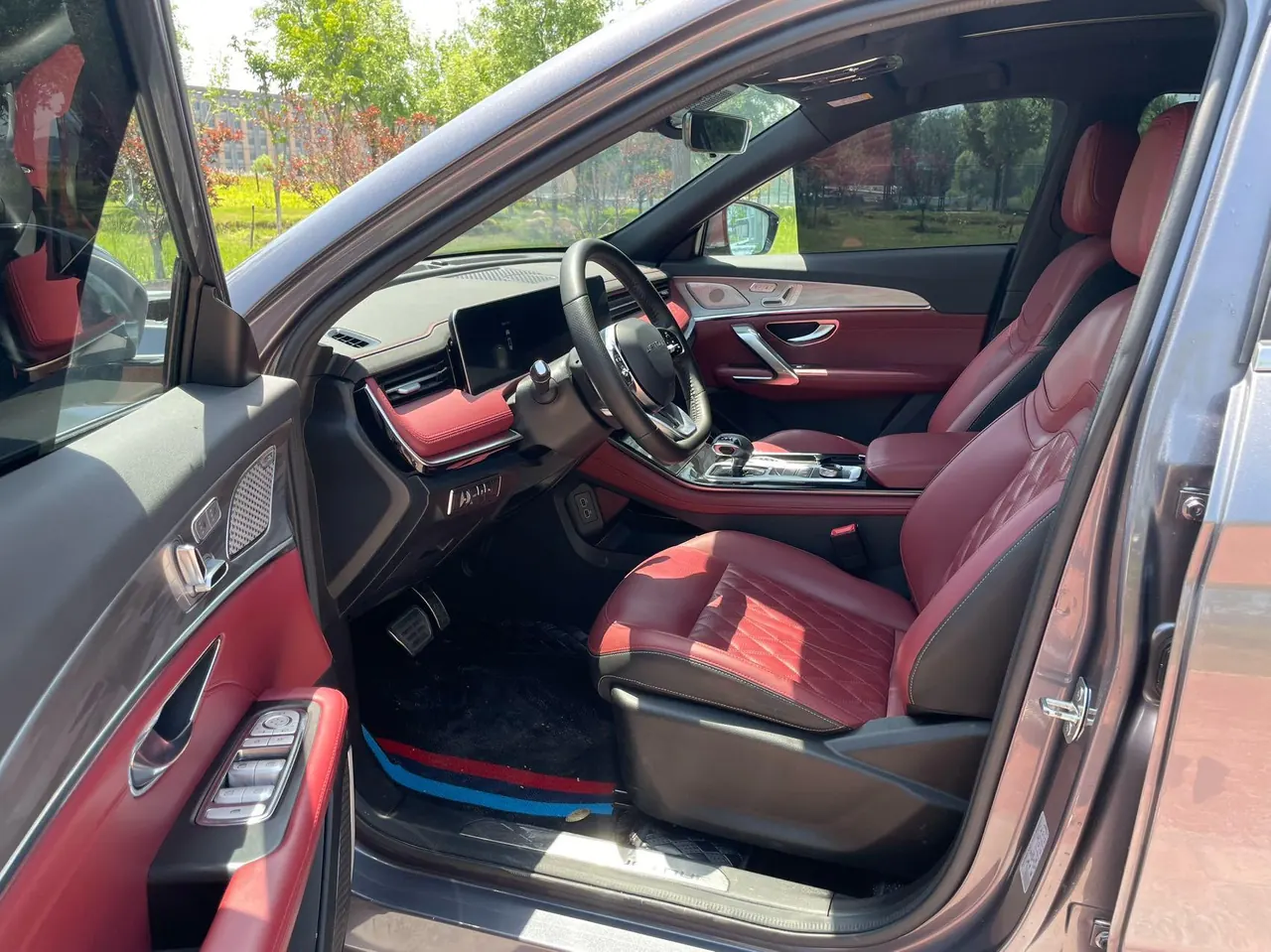Jetour 2023 X70 PLUS 1.6T Strong PRO 7-seat Automatic Gear 7