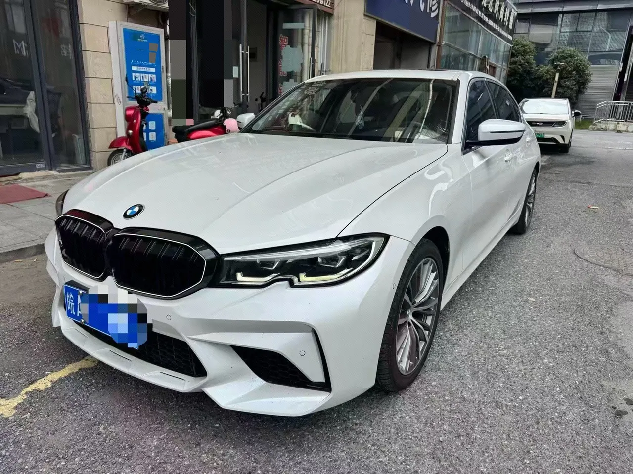 Open image lightbox: BMW 3 Series 2020 325Li 2.0T First Edition Automatic Gear