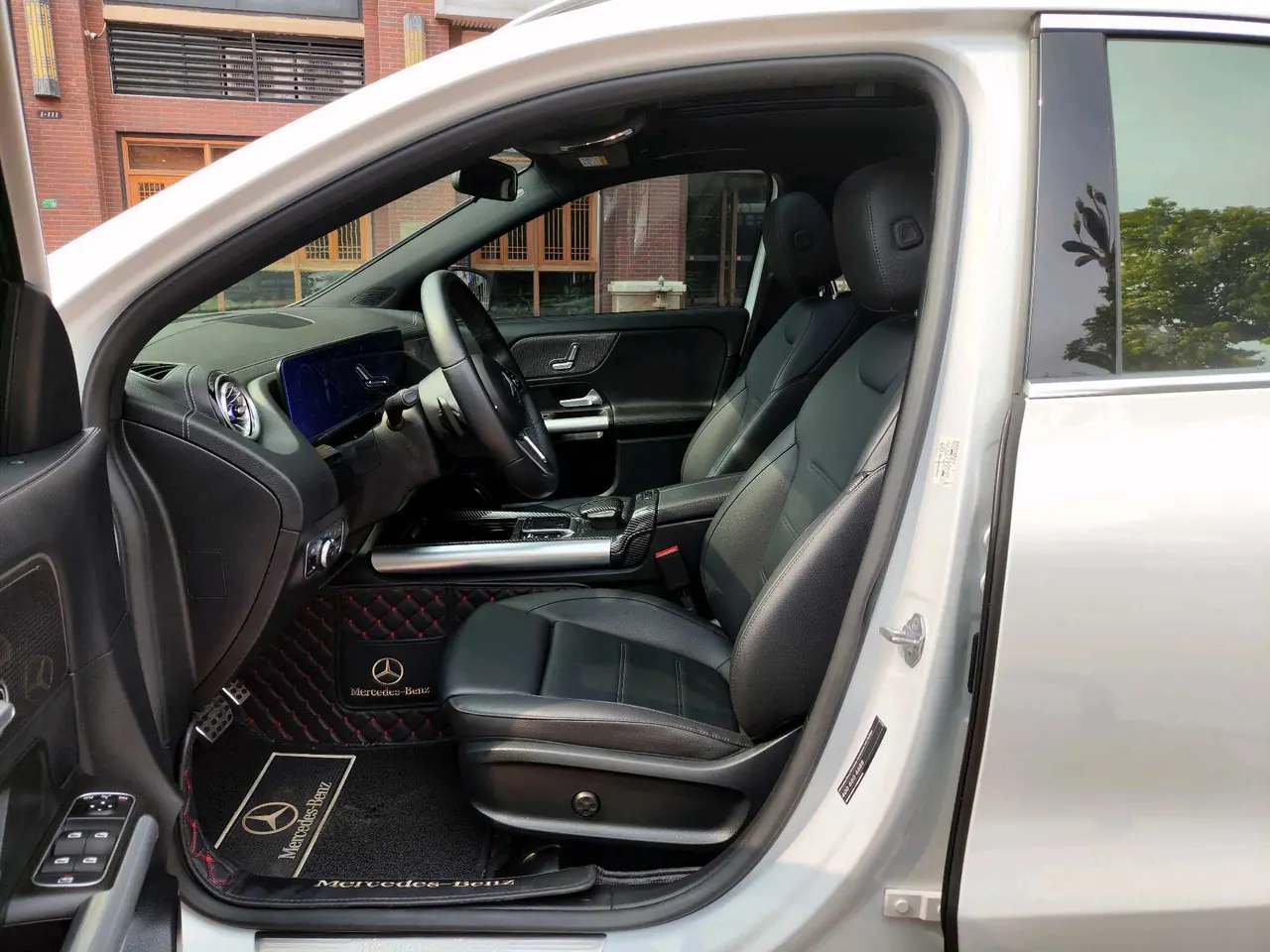 Mercedes Benz 2020 GLA 200 1.3T automatic gear 2