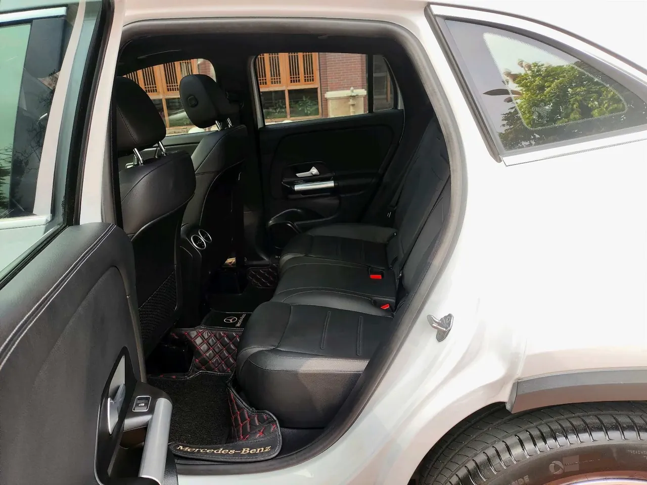 Mercedes Benz 2020 GLA 200 1.3T automatic gear 3