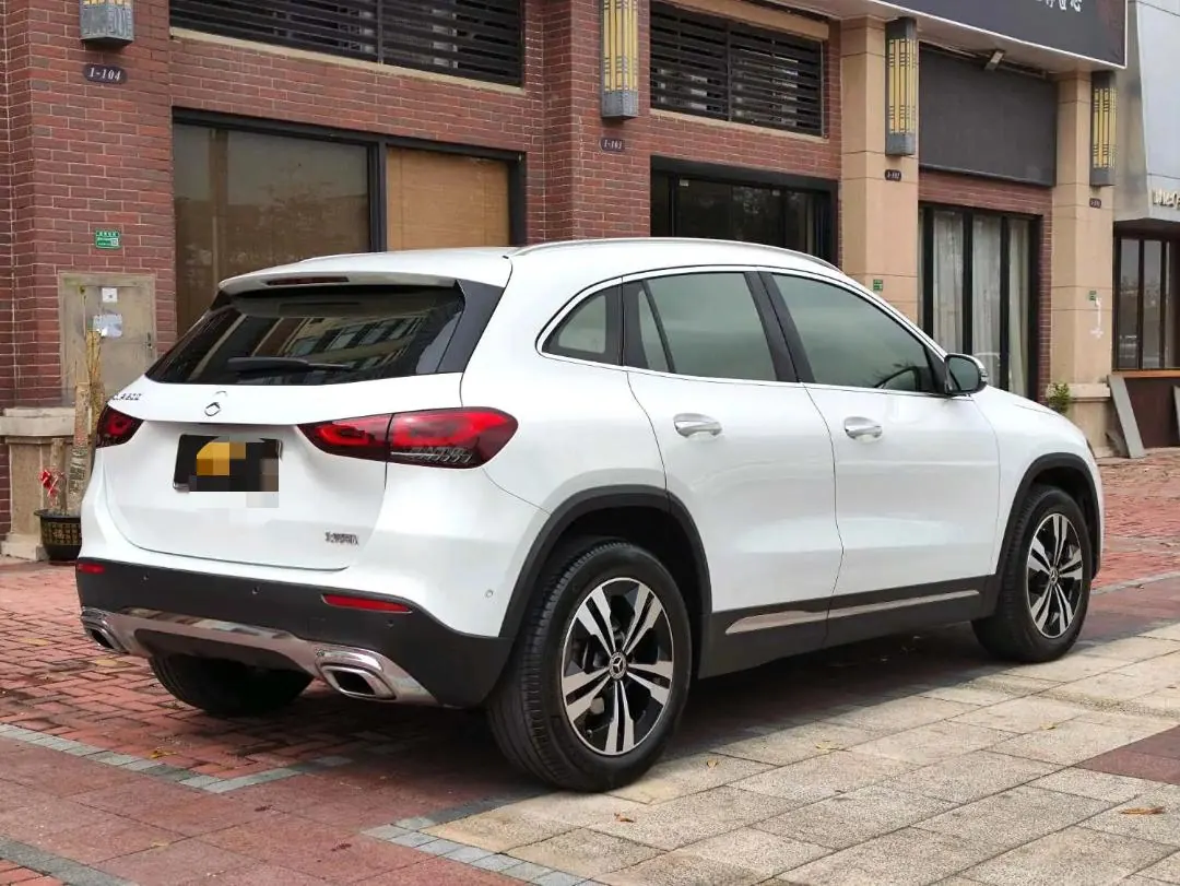 Mercedes Benz 2020 GLA 200 1.3T automatic gear 5