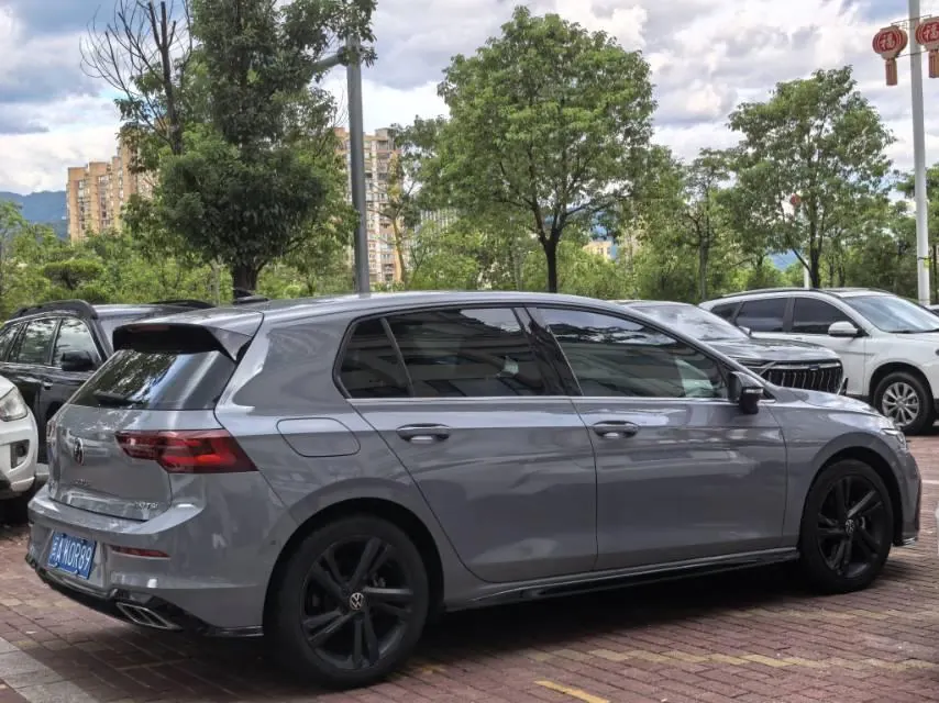 Volkswagen 2021 Golf 8 R-Line 1.4TSI 280TSI Automatic 5