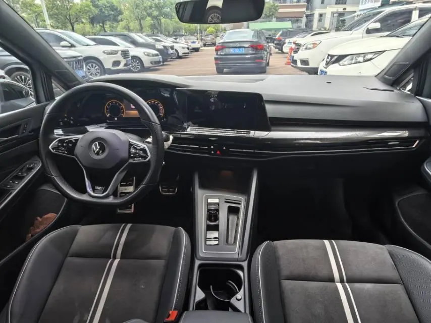 Volkswagen 2021 Golf 8 R-Line 1.4TSI 280TSI Automatic 9
