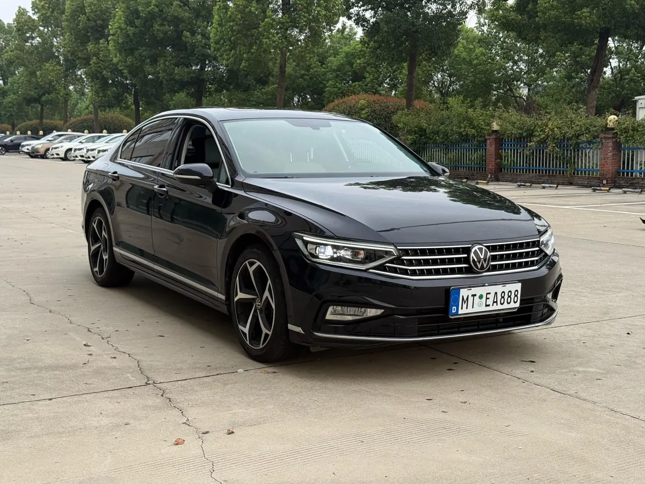 Volkswagen 2023 Magotan 2.0TSI 330TSI 2 million Commemorative Edition Leading Automatic Gear 3