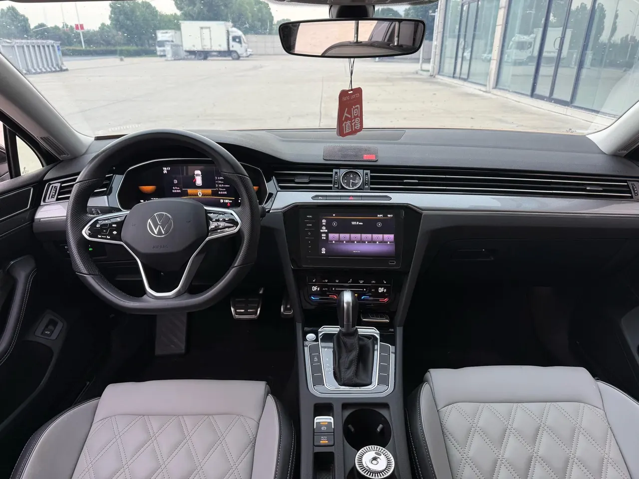 Volkswagen 2023 Magotan 2.0TSI 330TSI 2 million Commemorative Edition Leading Automatic Gear 5