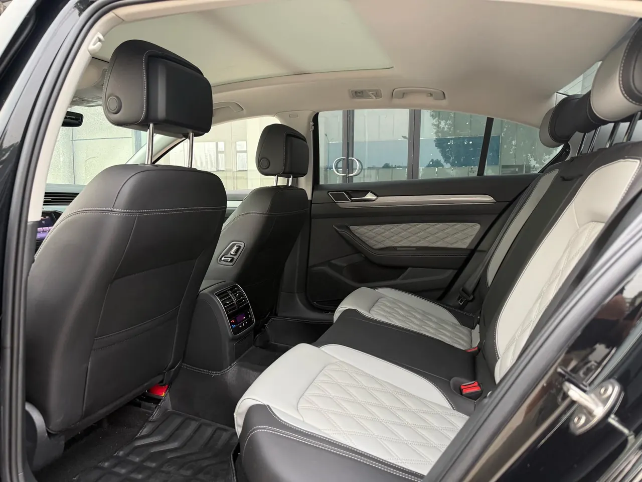 Volkswagen 2023 Magotan 2.0TSI 330TSI 2 million Commemorative Edition Leading Automatic Gear 6