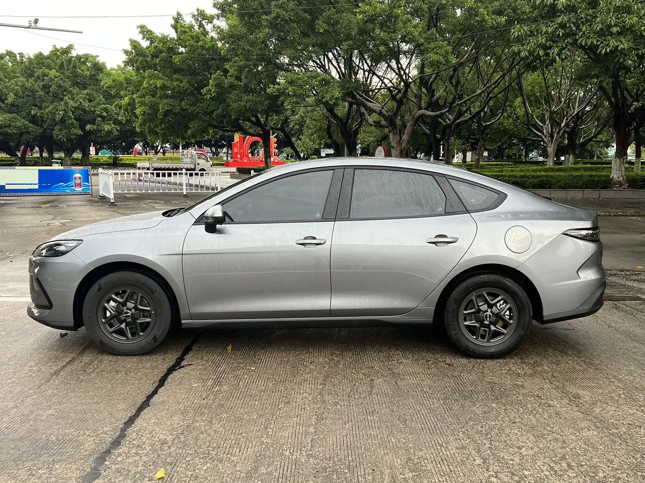 BYD 2026 seals 05 DM-i 1.5 stepless 128KM luxury automatic gear 3