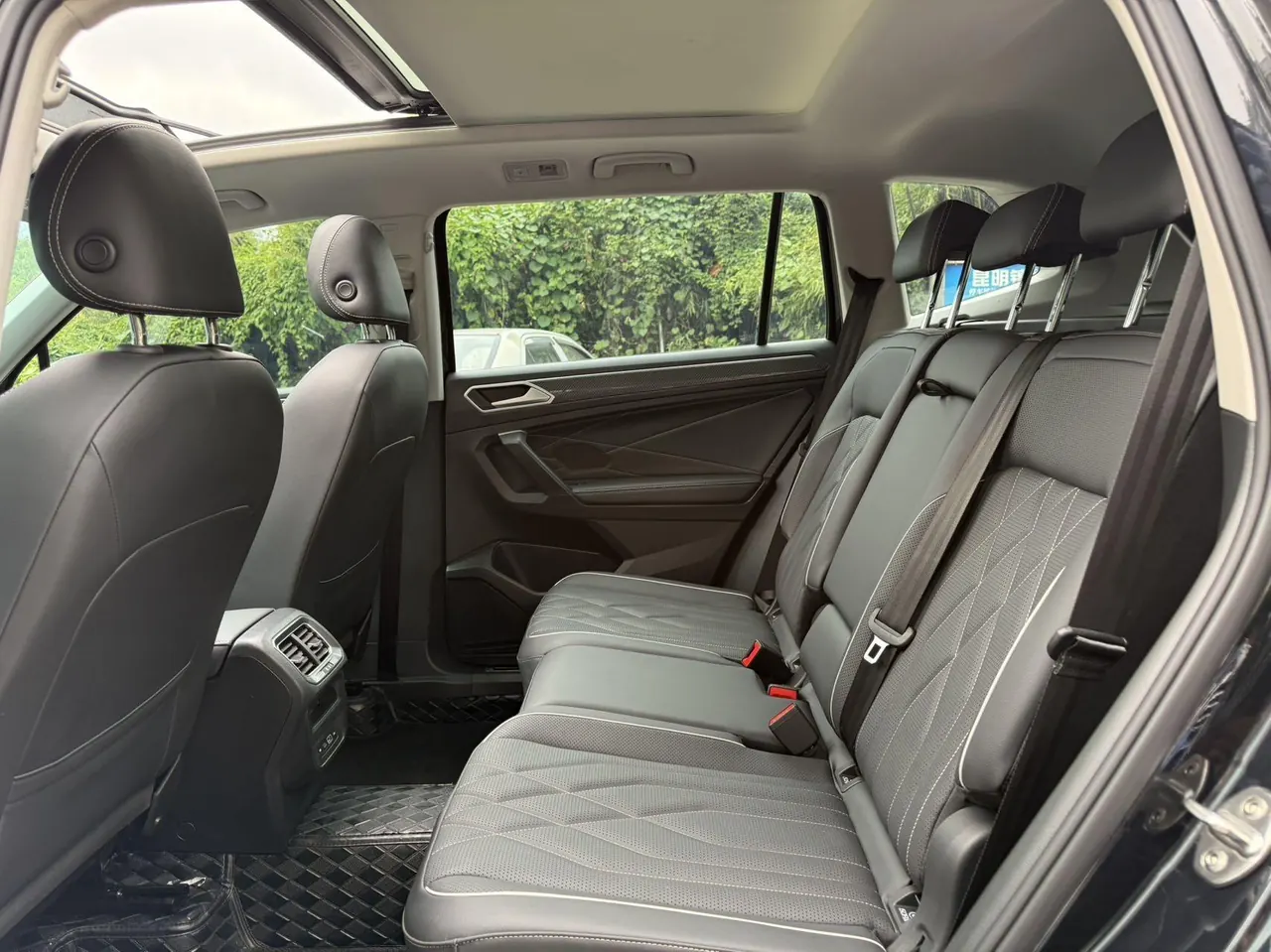Volkswagen 2023 Tiguan L R-Line 2.0TSI 330TSI Two-Drive R-Line Yuexiang Edition (Revised) Automatic Gear 5